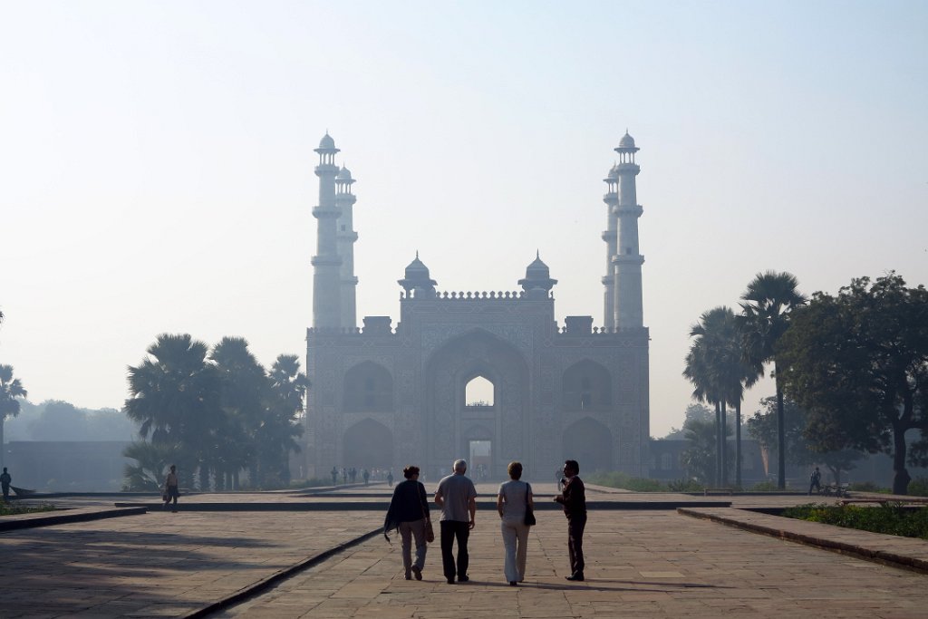 80 AGRA.JPG